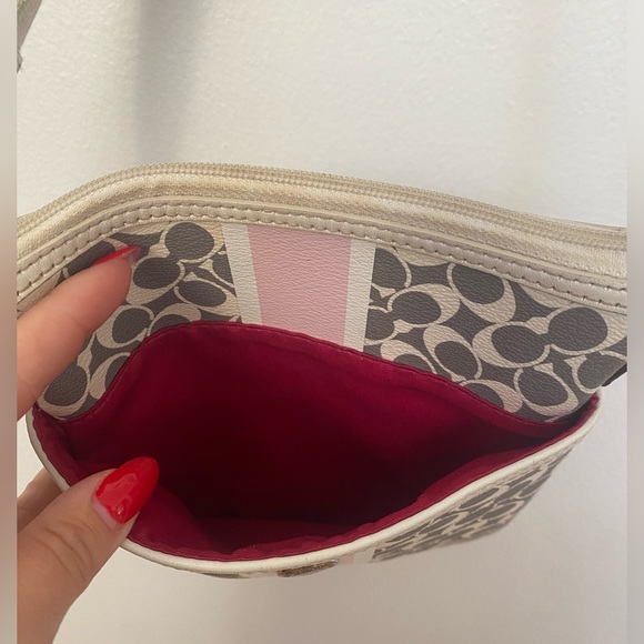 Coach - Messenger Crossbody Bag in Pink/Grey/White Colorblock Signature Canvas - Picture 8 of 13